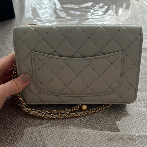 Chanel grey wallet on chain. Straight from Dubai Mall. Hard to find. Sold out - Picture 8 of 12